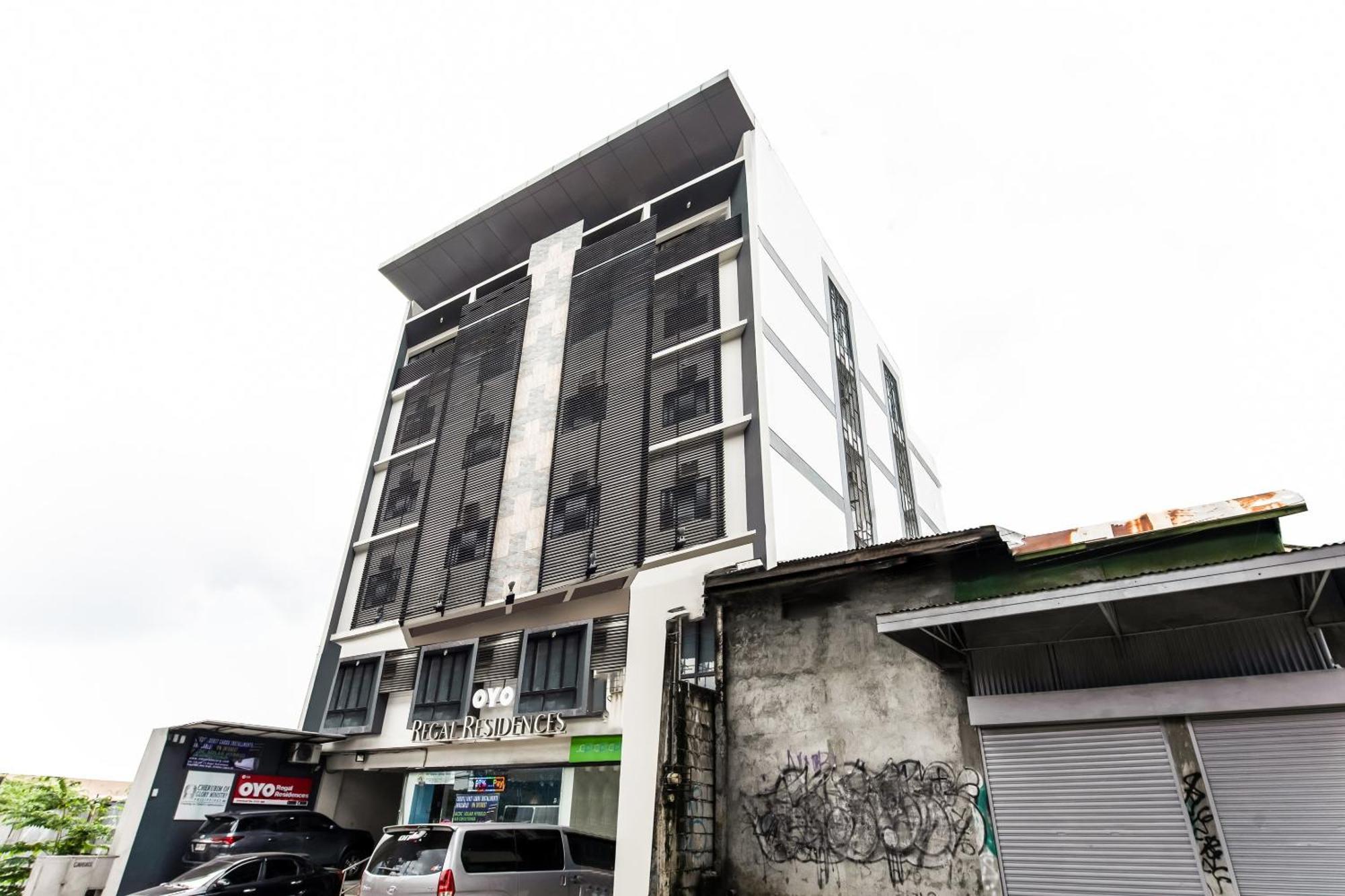 Oyo 136 Regal Residences Quezon City Bagian luar foto