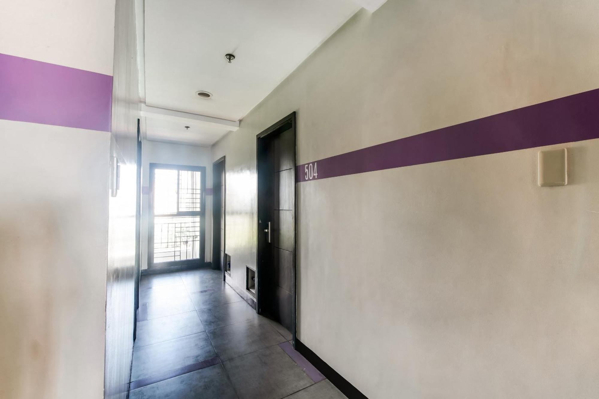 Oyo 136 Regal Residences Quezon City Bagian luar foto