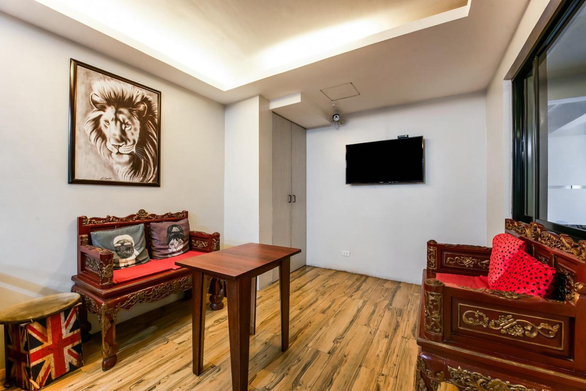 Oyo 136 Regal Residences Quezon City Bagian luar foto